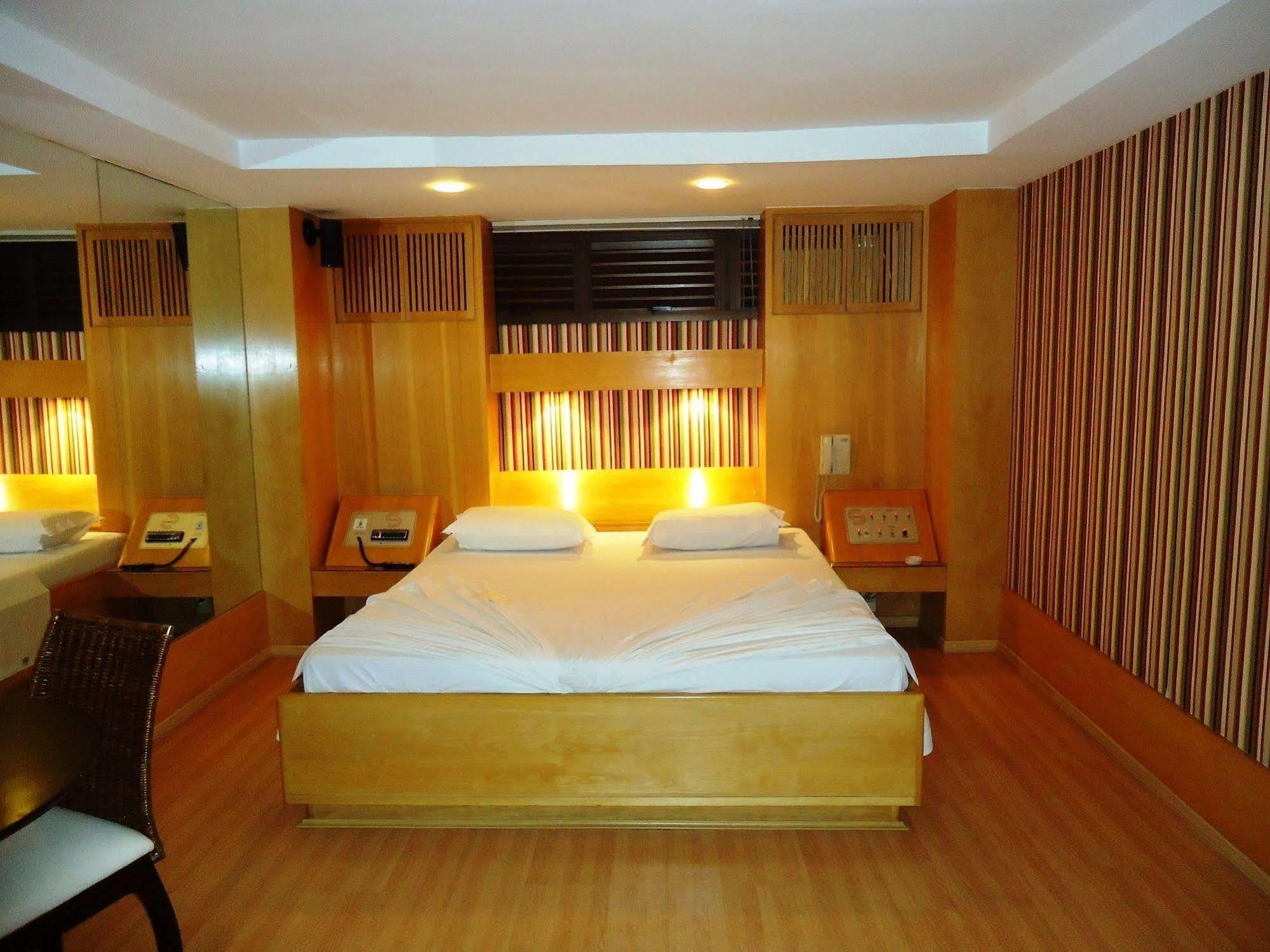 Motel Sunny (Adults Only) Белу-Оризонти Экстерьер фото