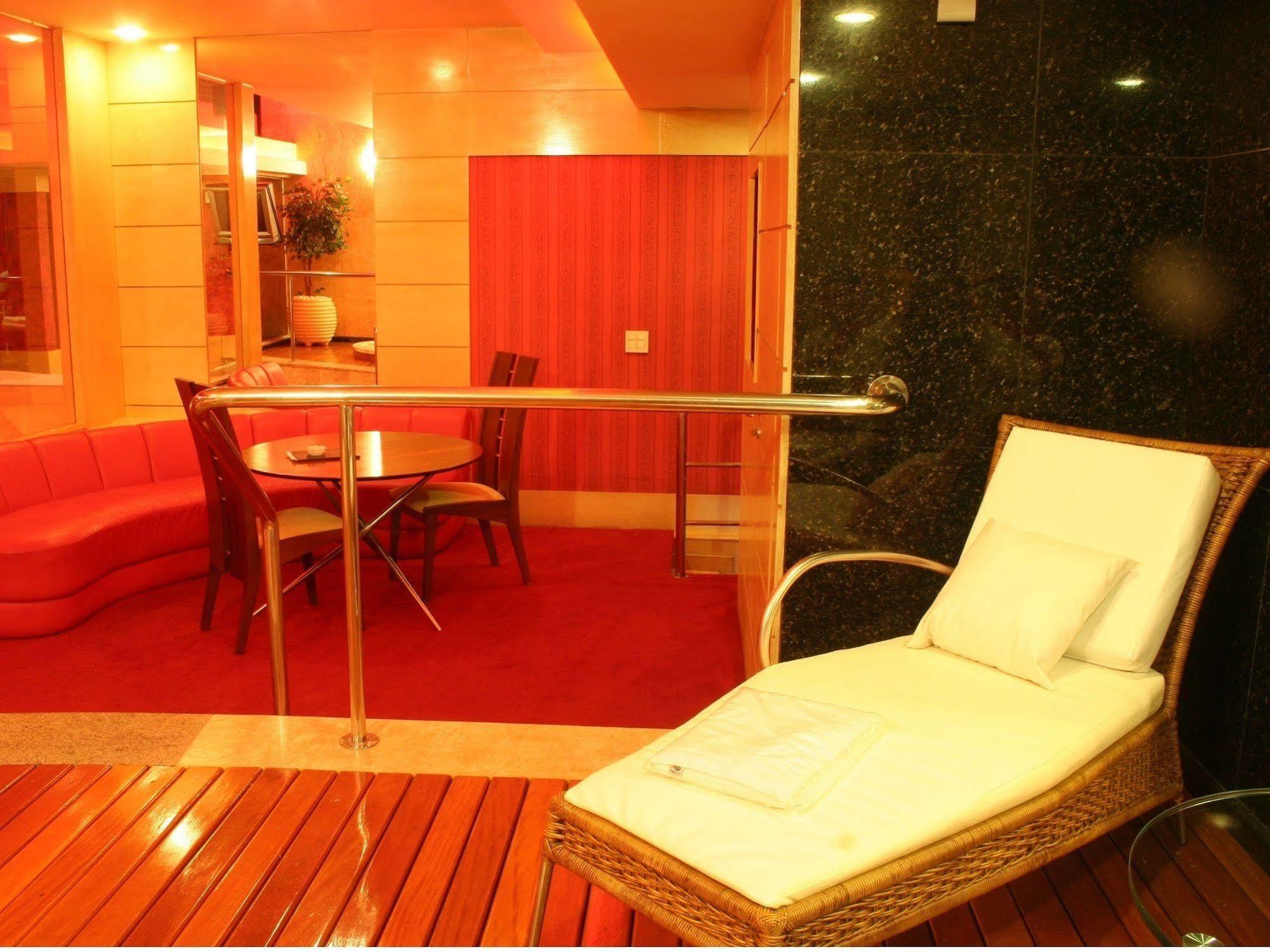 Motel Sunny (Adults Only) Белу-Оризонти Экстерьер фото